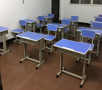 学生课桌椅